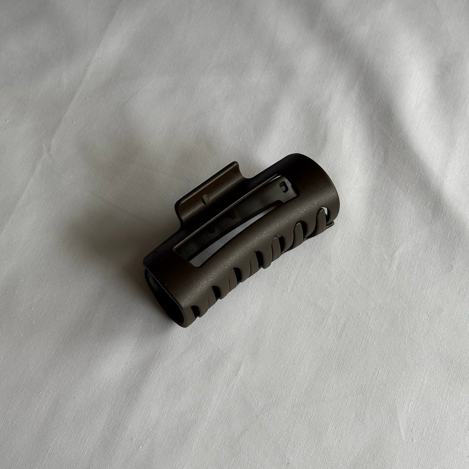 Silvi Hair Claw Clip – Coffee Bean