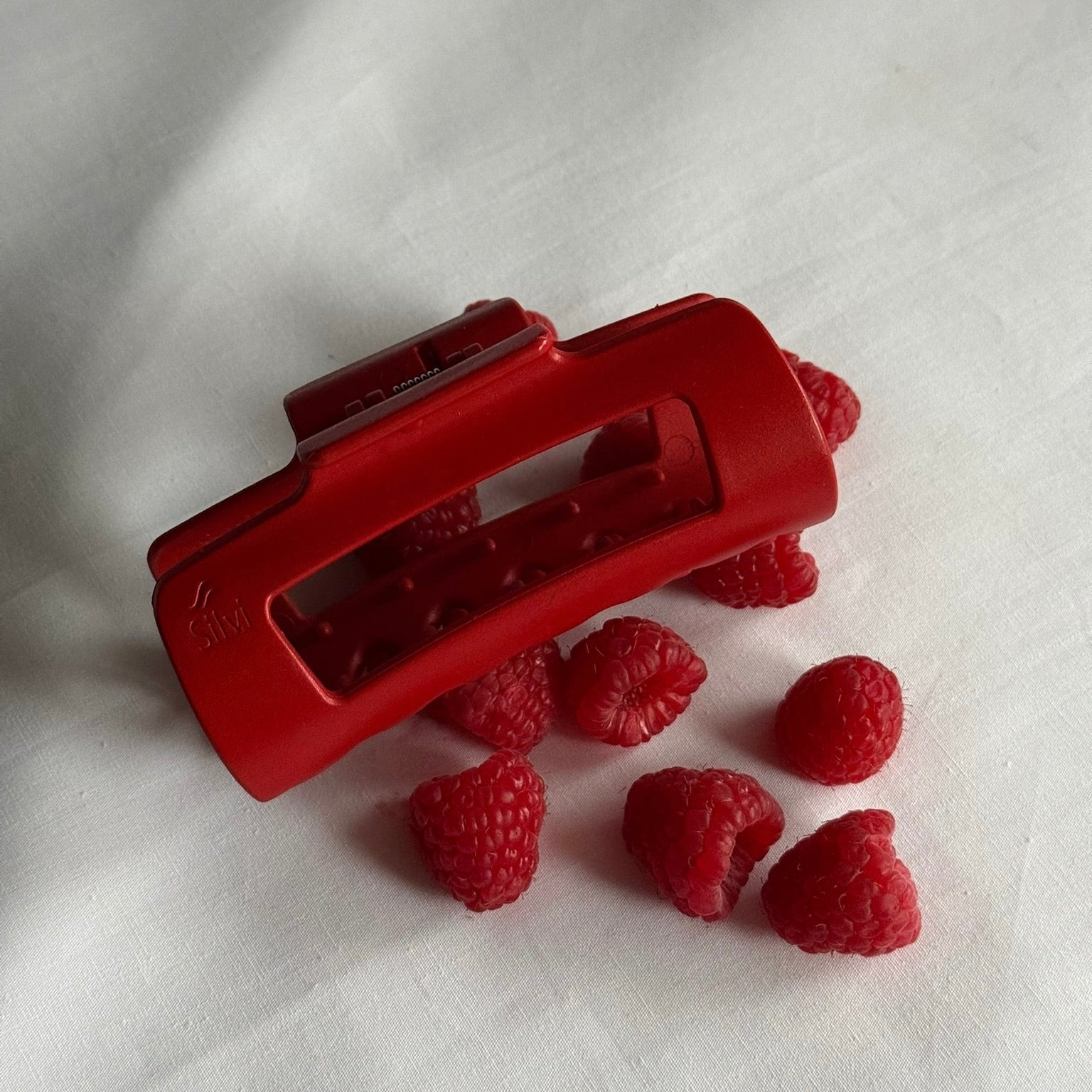 Silvi Hair Claw Clip – Raspberry